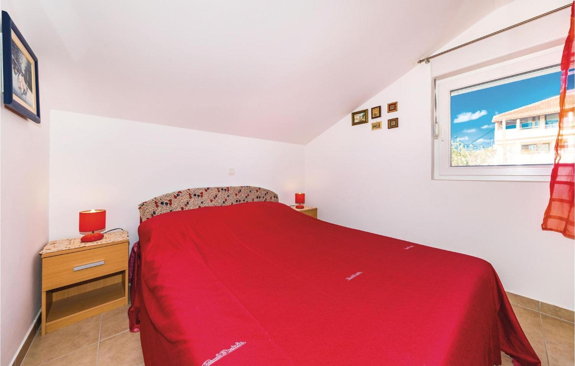 Gorgeous Apartment In Seget Vranjica Ngoại thất bức ảnh